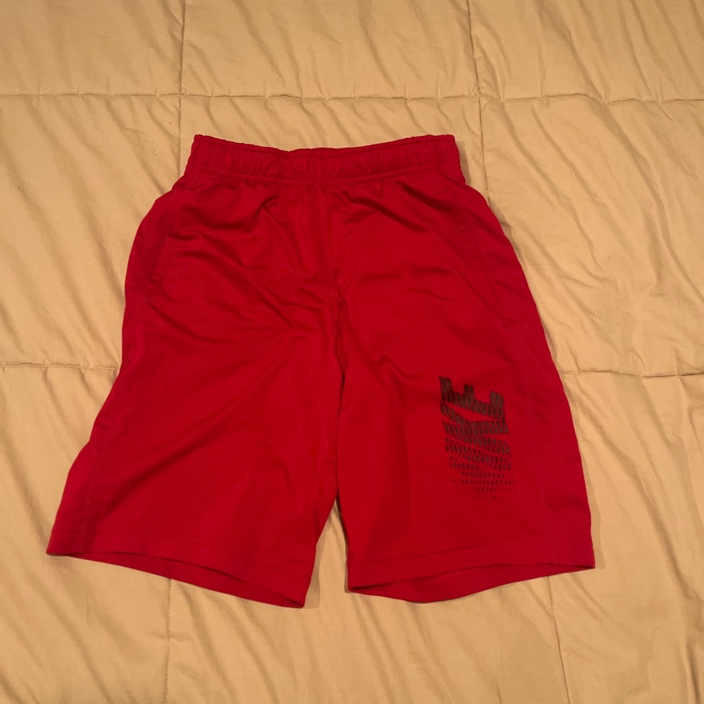 Nike shorts size medium